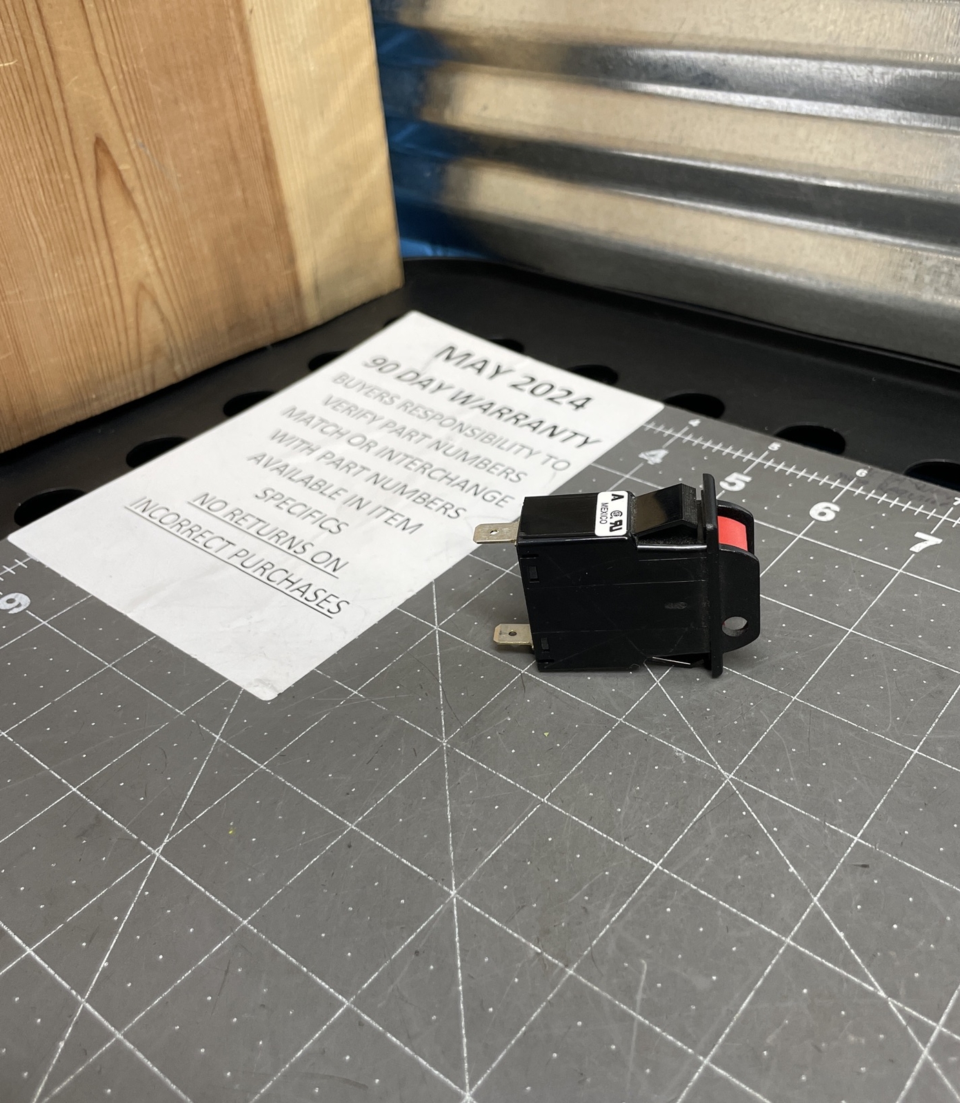 Bruno SRE-3000 Stairlift On/Off Switch Circuit Breaker R11-2-0703 AIRPAX