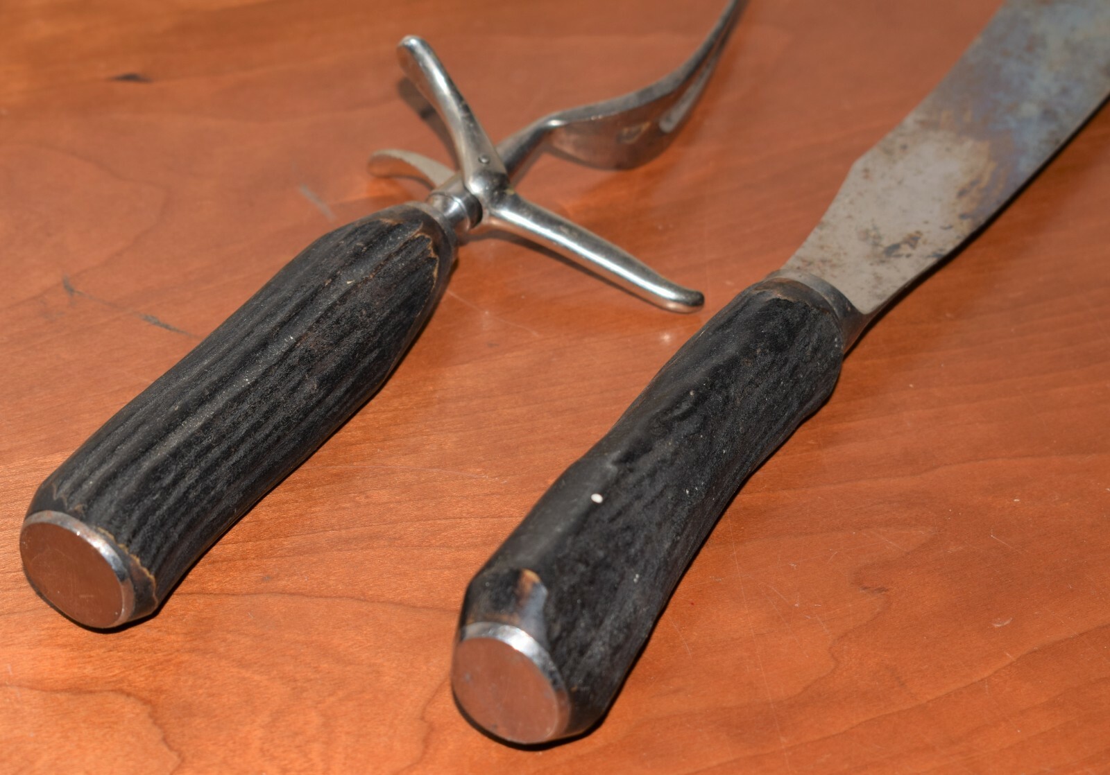 MONARCH CUTLERY Vintage American Chicago Cutlery 9" CARVERS Knife Set w