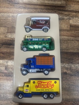 Die-cast vintage replica truck set