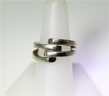 Beautiful Sterling Silver Interlocking Bands Ring Size 8.25   8523