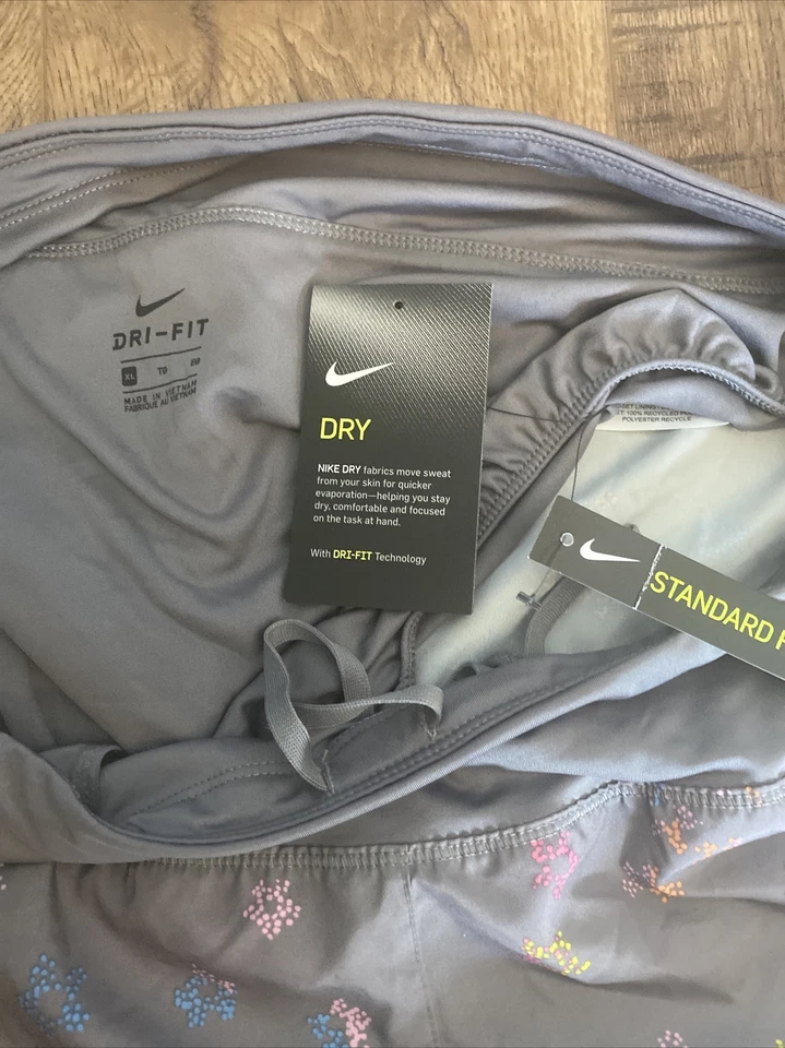 NIKE Women's DRI-FIT Running/Gym/Track Shorts Gray Draw String Lined Size XL - Image 3 of 4