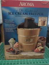 AROMA Ice-Cream Maker 4-Quart Wood-Barrel Large Electric AIC-204EM