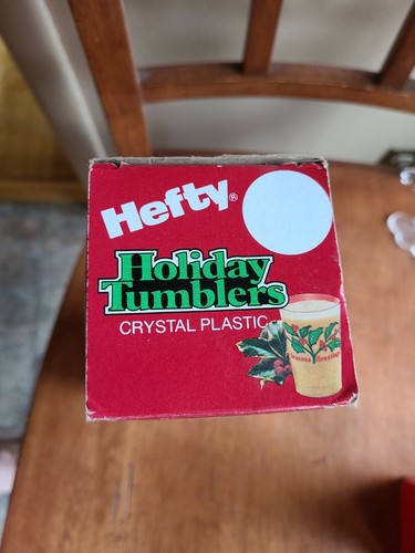 Vintage Hefty Holiday Tumblers Crystal Plastic Seasons Greetings Cups - 18 Count - Picture 3 of 4