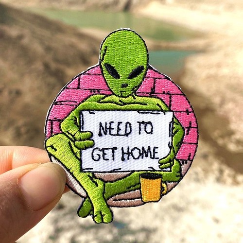 Toppe termoadesive UFO aliene - Ferro da cartone animato su toppa ricamata badge tessuto - Foto 4 di 49