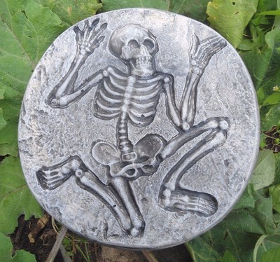 Skeleton stepping stone mold Halloween concrete plaster mould 10'' x over 1''