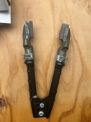 ESICO TRITON R1-2067 PLIERS