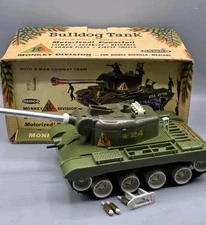 VINTAGE 1963 Remco Monkey Division Bulldog Light Tank w/Original Box