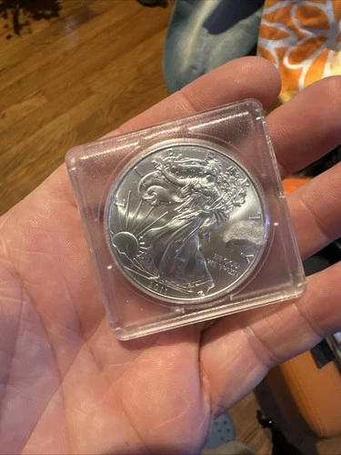 2011 WALKING LIBERTY AMERICAN EAGLE .999 FINE SILVER DOLLAR COIN 1oz. $1 USA