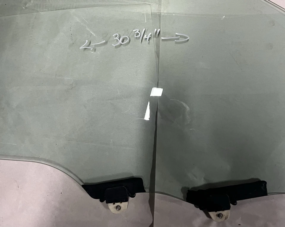 Vidrio ventana puerta delantera derecha Buick Regal Century Intrigue 97-05 Foto 3 de 4