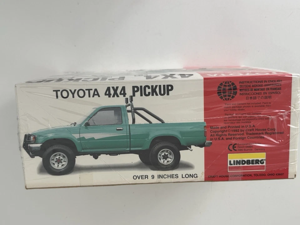 Toyota 4x4 Pickup 1/20 Scale Lindbergh Model Kit No. 72506 Open Box Sealed Bags - Image 4 of 4