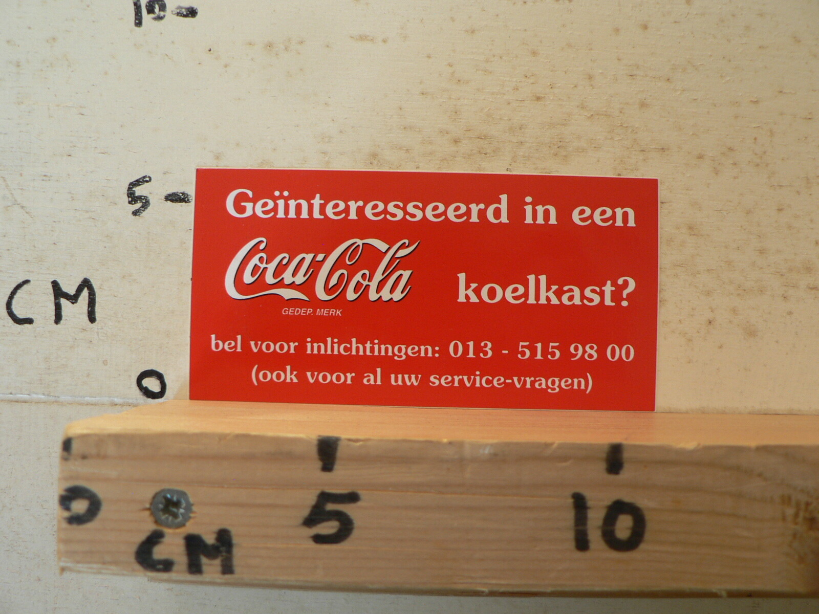 STICKER,DECAL GEINTERESSEERDS IN EEN COCA-COLA KOELKAST ? BEL VOOR INLICHTINGEN