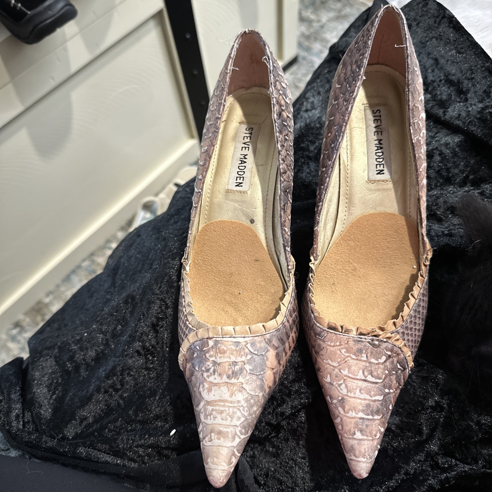 Steve Madden Lexxie Beige Snake stiletto Pointed Toe Pumps heels size 6.5