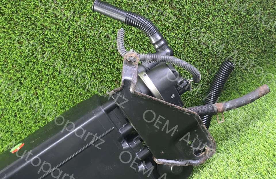 2003-2009 Lexus GX470 Charcoal vapor canister 77740-35530 Oem used : Fits FJ - Image 4 of 4