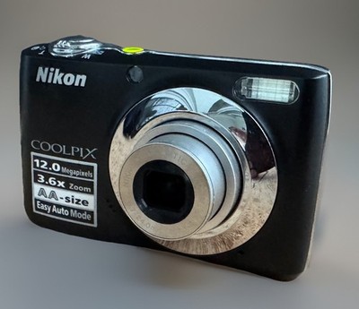 Nikon Coolpix L22 Digitalkamera Kompaktkamera Schwarz 10.1 Megapixel Geprüft