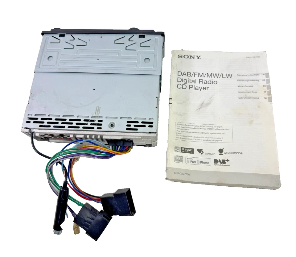 Sony CDX-DAB700U  DAB+ FM CD USB AUX MP3 Player Autoradio mit Anleitung Kabel - Bild 2 von 3