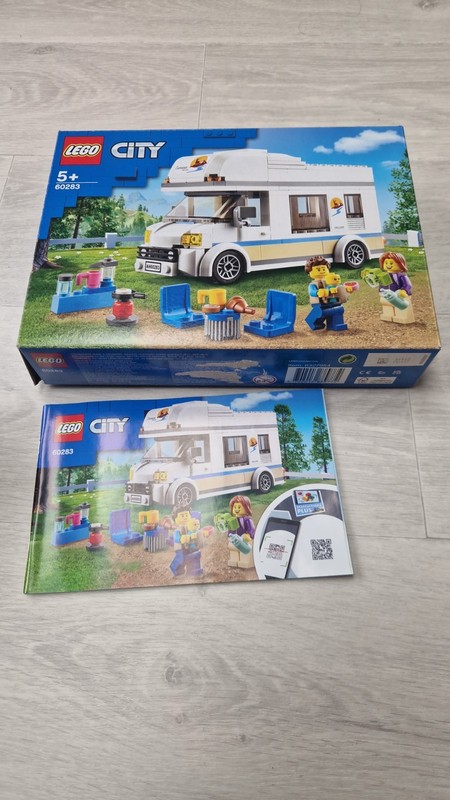 lego city: Holiday Camper Van 60283