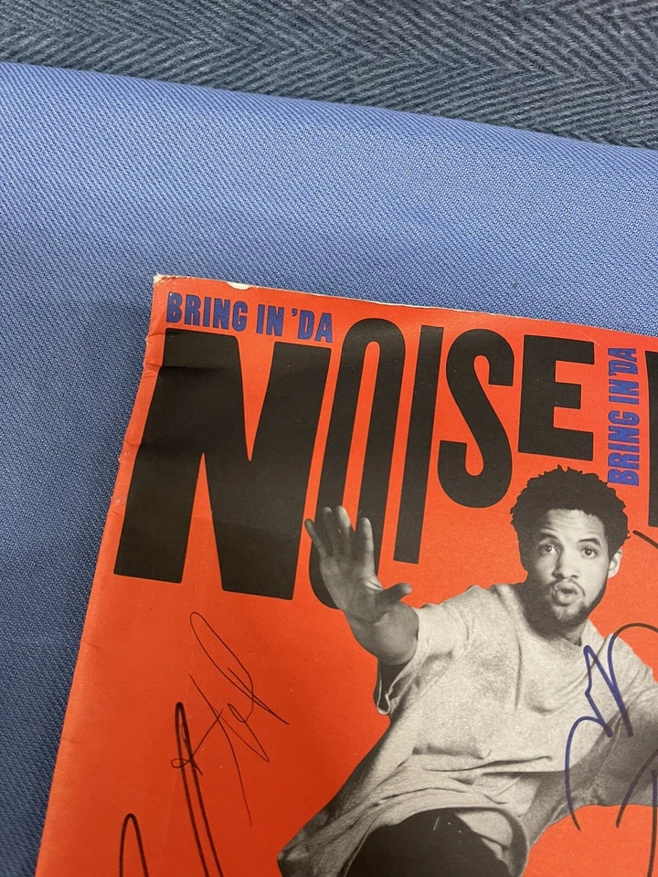 Revista folleto firmado Bring In Da Noise Bring in Da Funk Playbill arrugado Foto 2 de 4