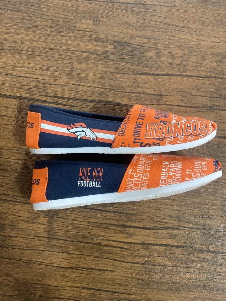 Zapatos para mujer talla mediana/sin cordones DENVER BRONCOS. Talla mediana - Mujer 7 u 8 Foto 2 de 4