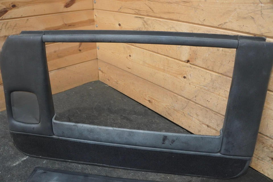 Panel de moldura de puerta interior de pasajero delantero derecho negro OEM Bentley Mulsanne 1988 Foto 2 de 4