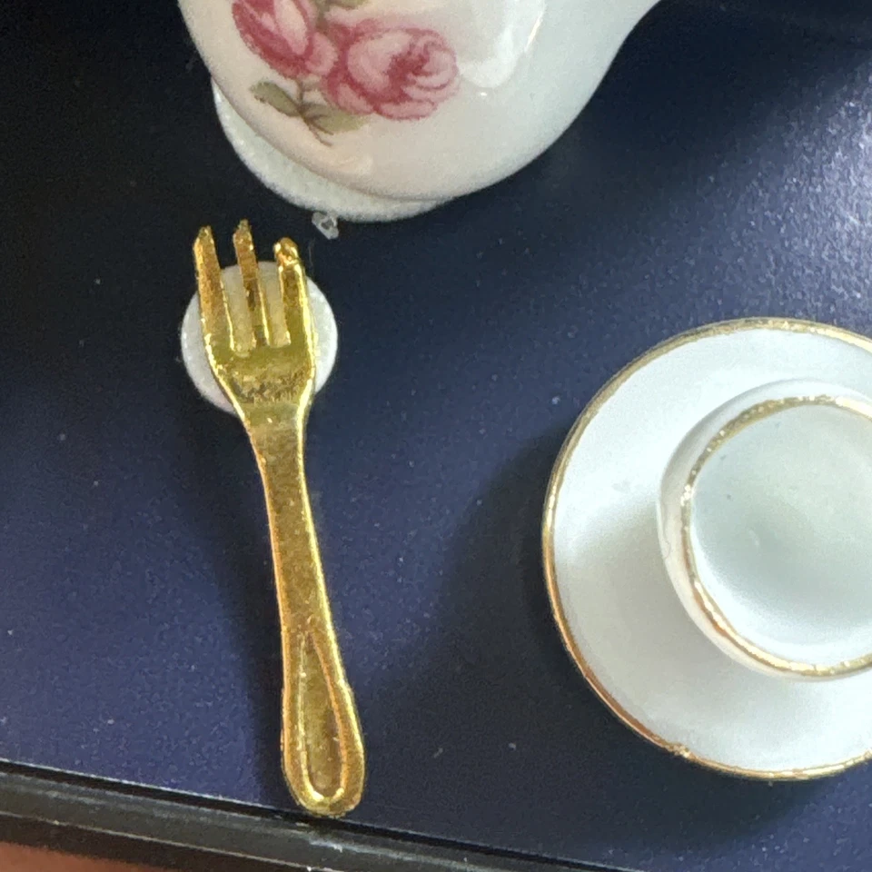 Tenedor de tetera Reutter porcelana Alemania miniatura casa de muñecas hora del té nuestro ascenso Foto 3 de 4