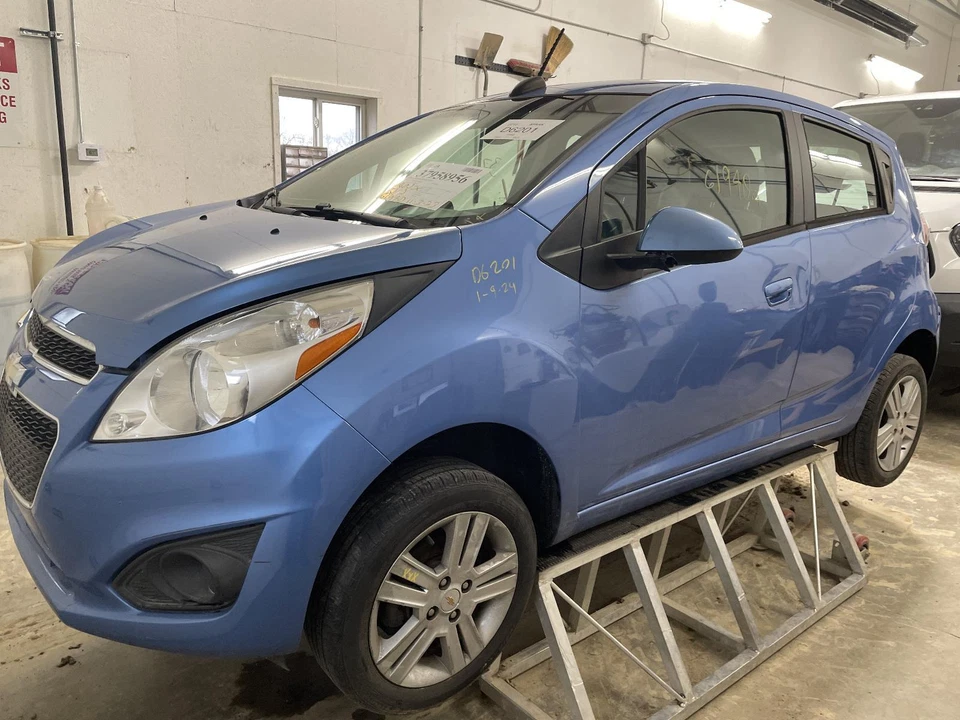 Conjunto de faros derechos usados se adapta a: Chevrolet Spark 2015 grado derecho A Foto 2 de 4