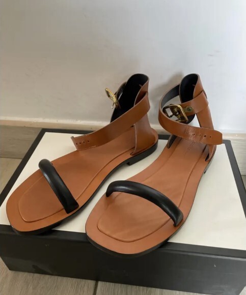 【特別販売】CELINE STRAPPY SANDALS 363435103C38NO Authentic Celine Black Leo Strappy Sandals Shoes with