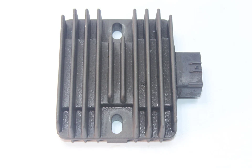 10-23 Kawasaki Z1000 Rectifier Voltage Regulator  21066-0705 - Image 2 of 4