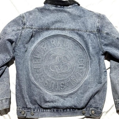 Stussy x Levi's Denim Trucker Jacket Size Medium Indigo Embossed Blanket Lined