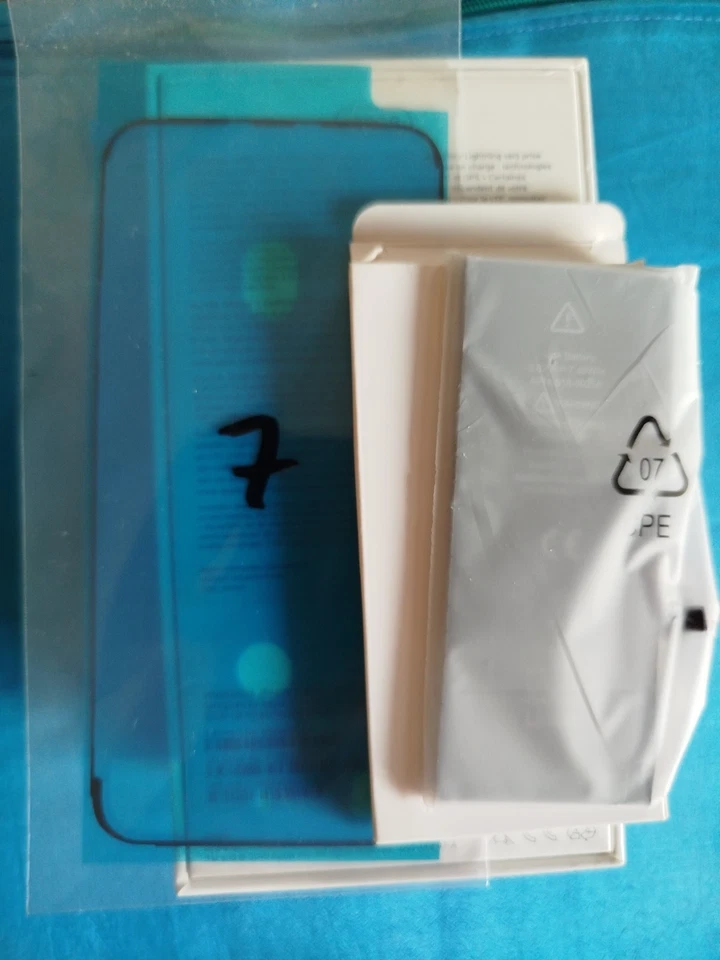 Apple iPhone 7  - 128GB - Oro Rosa  - Immagine 2 di 4