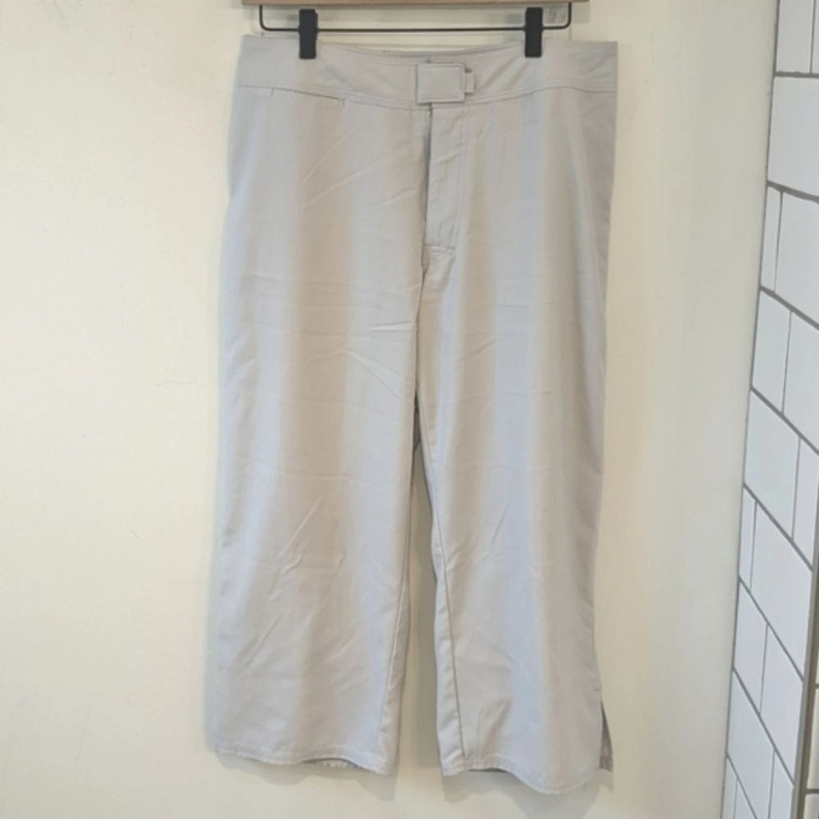 Patagonia Women's Tan Khaki Hiking Capri Pants Gorpcore Outdoor 10
