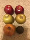 VINTAGE LOT OF 5 APPLES AND 1 SM PUMPKIN FAUX FRUIT UNSIGNED  — photo 2