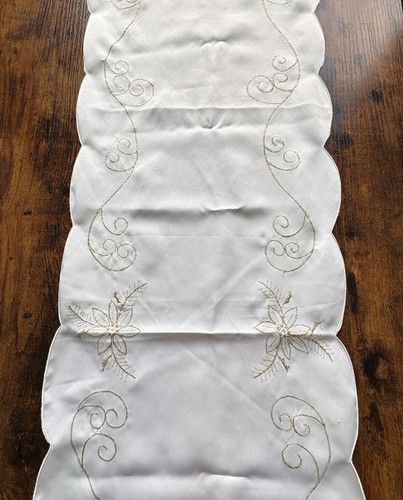 Floral Leaf Embroidered Table Runner White Gold Scalloped Edges Elegant Holiday - Picture 3 of 10