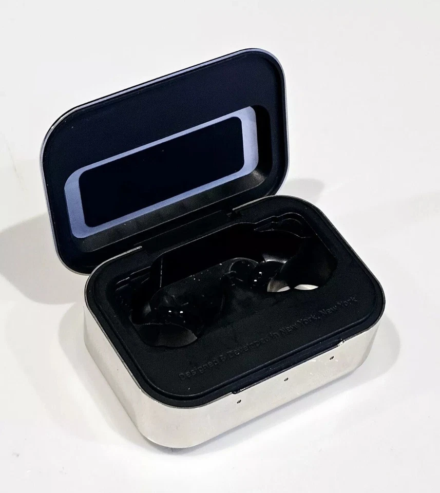 Genuine Charging Case Only Master & Dynamic MW07 True Wireless Earbuds Chrome - Image 3 of 4