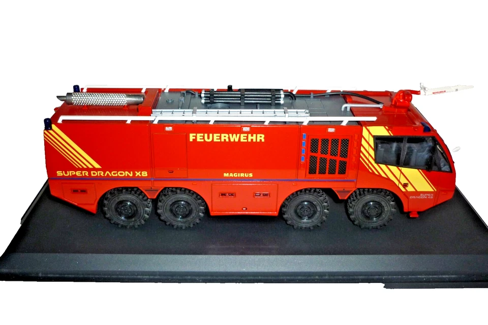 Cursor Metallmodell Flughafenfeuerwehr Iveco Super Dragon x8 1:43 OVP - Bild 4 von 4