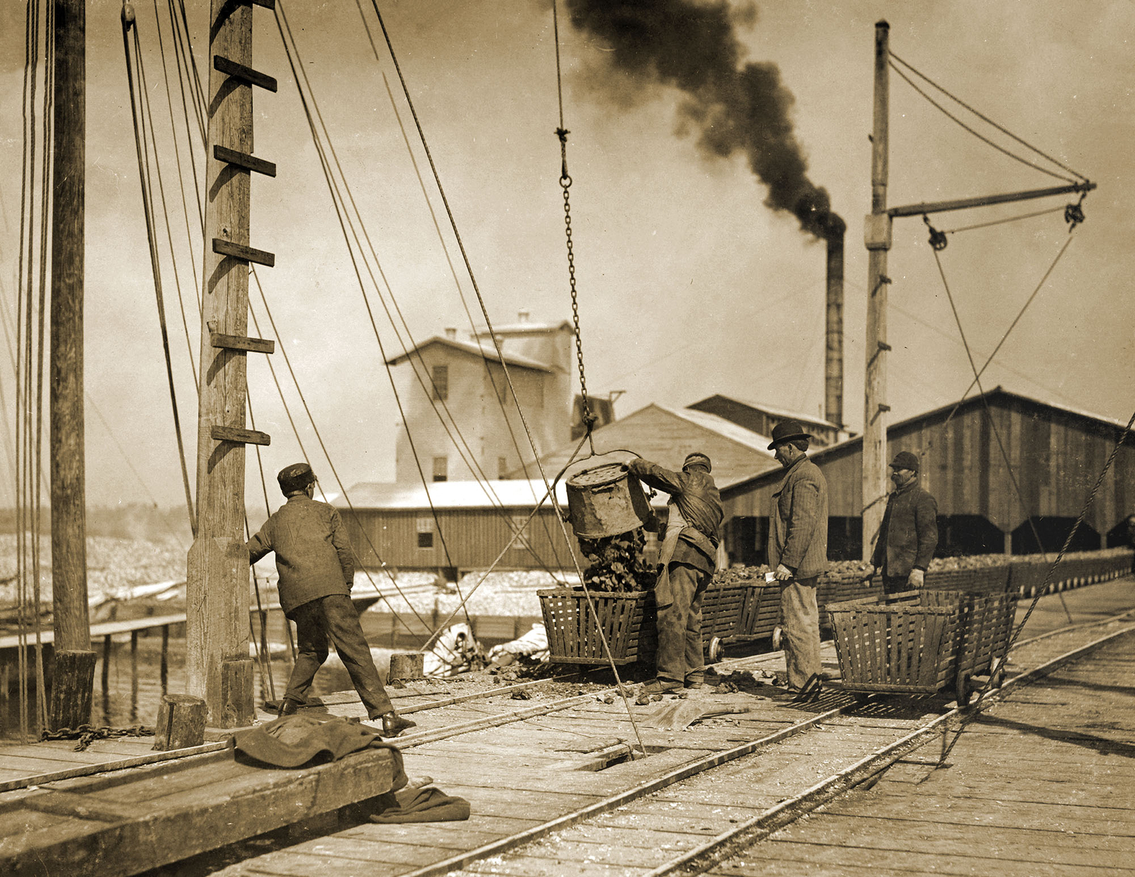 1911 Unloading Oysters, Bayou La Batre, Alabama Old Photo 8.5" x 11