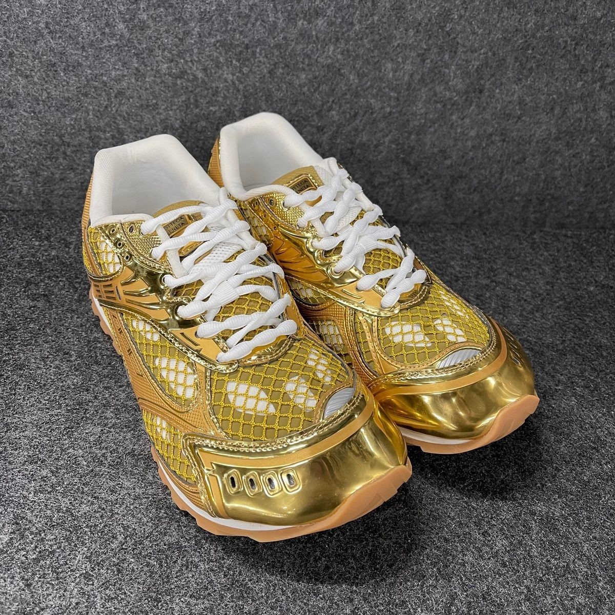 BOTTEGA VENETA Orbit Runner Sneaker Men's Size 43/US 10 Gold | eBay