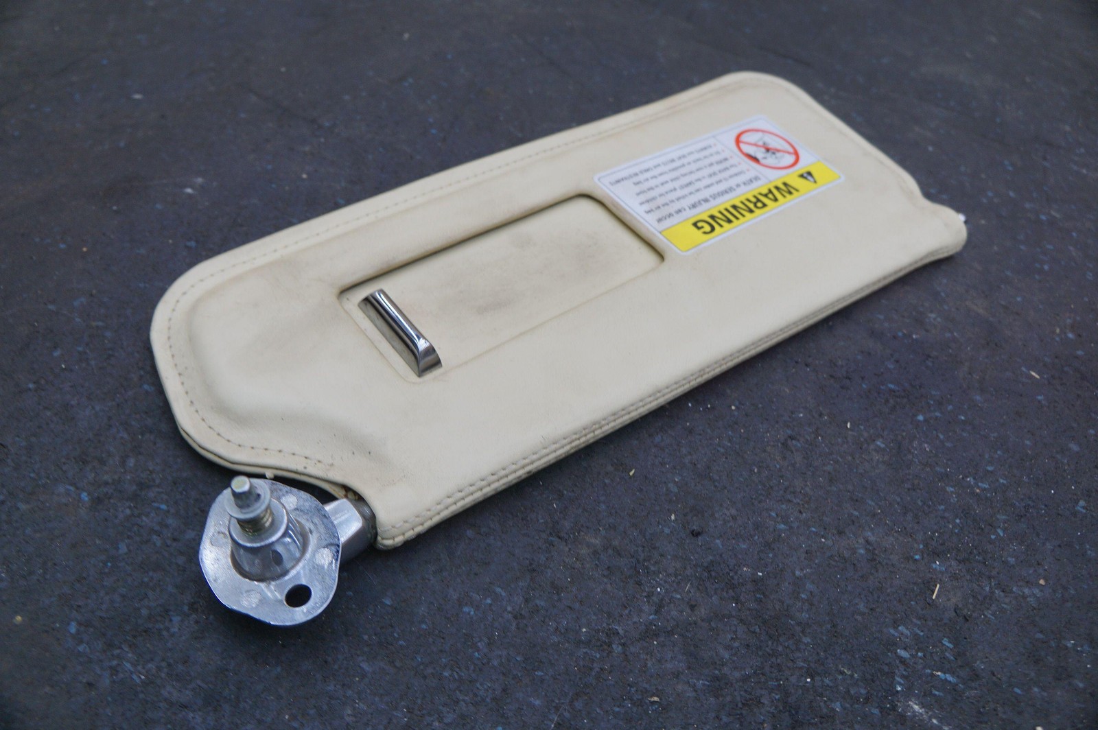 Right Sun Visor Shade Magnolia Beige PV100740PA OEM Bentley Arnage 2003