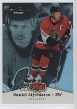 2006-07 Flair Showcase Upper Level Daniel Alfredsson #67 HOF 0a4
