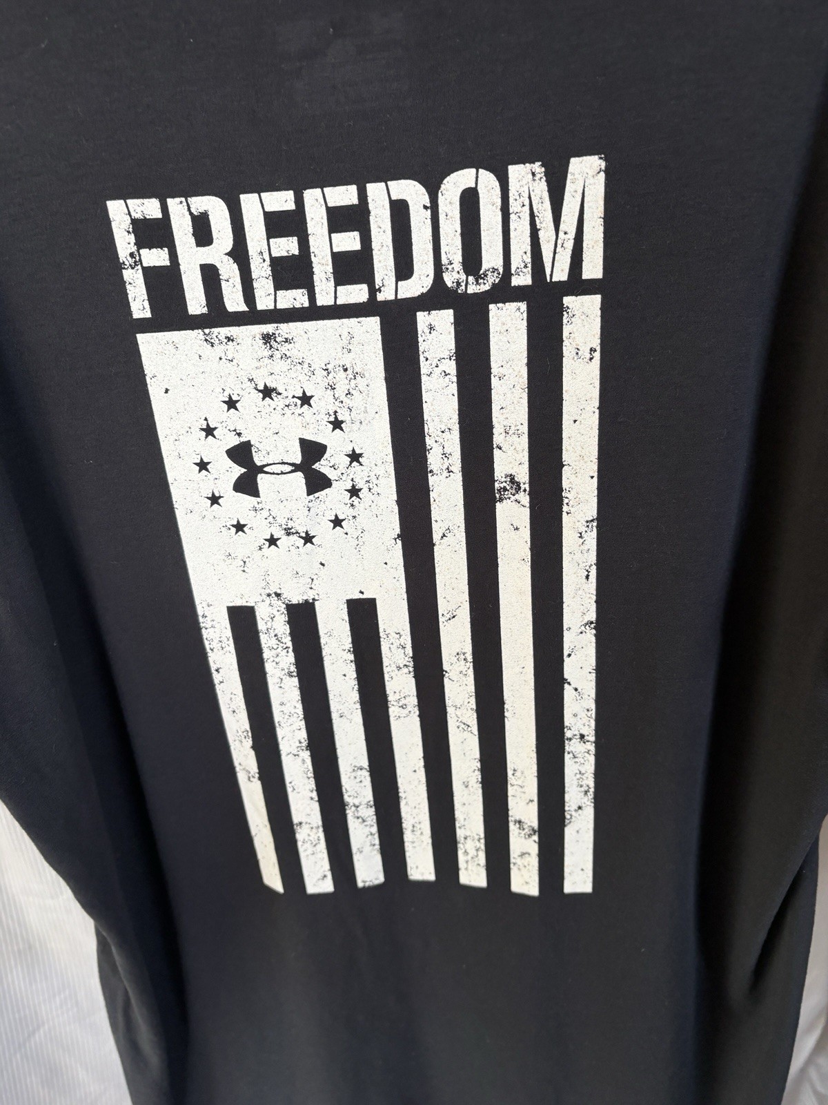 Men's Under Armour T-Shirt thumbnail 4