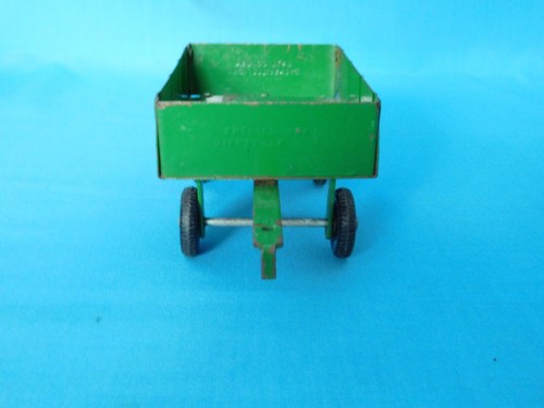 VINTAGE ERTL PRESSED METAL TOY GREEN FARM WAGON TRAILER FARM CHOPPER BOX CROPS - Picture 5 of 7