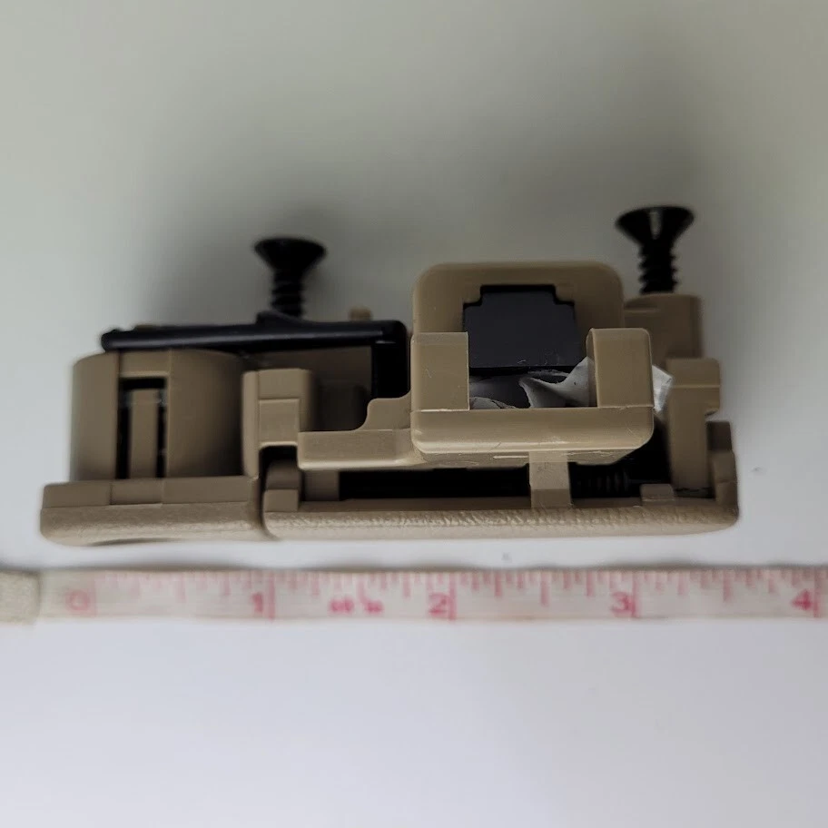 Infiniti I30 2001 guantera manija cierre pestillo beige tostado con tornillos sin llave OEM Foto 3 de 4