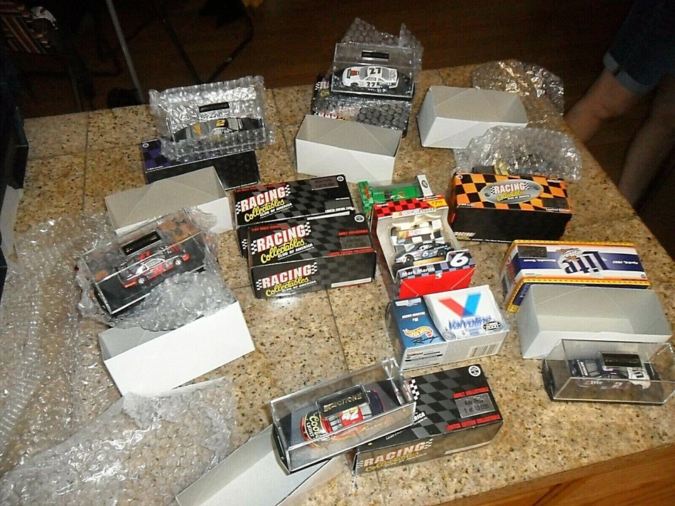 11 LOT Darrell Waltrip CHROME NASCAR RUSTY WALLACE HOT WHEEL MARTIN GORDON PETTY - Image 4 of 4