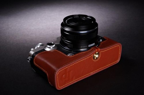 Medio estuche bolsa para cámara de cuero genuino hecha a mano para Olympus PEN-F +12 mm + 17 mm - Imagen 5 de 20