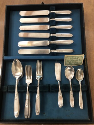 Vintage 1847 Rogers Bros Warranted 16 DWT Silver 24pc Silverware