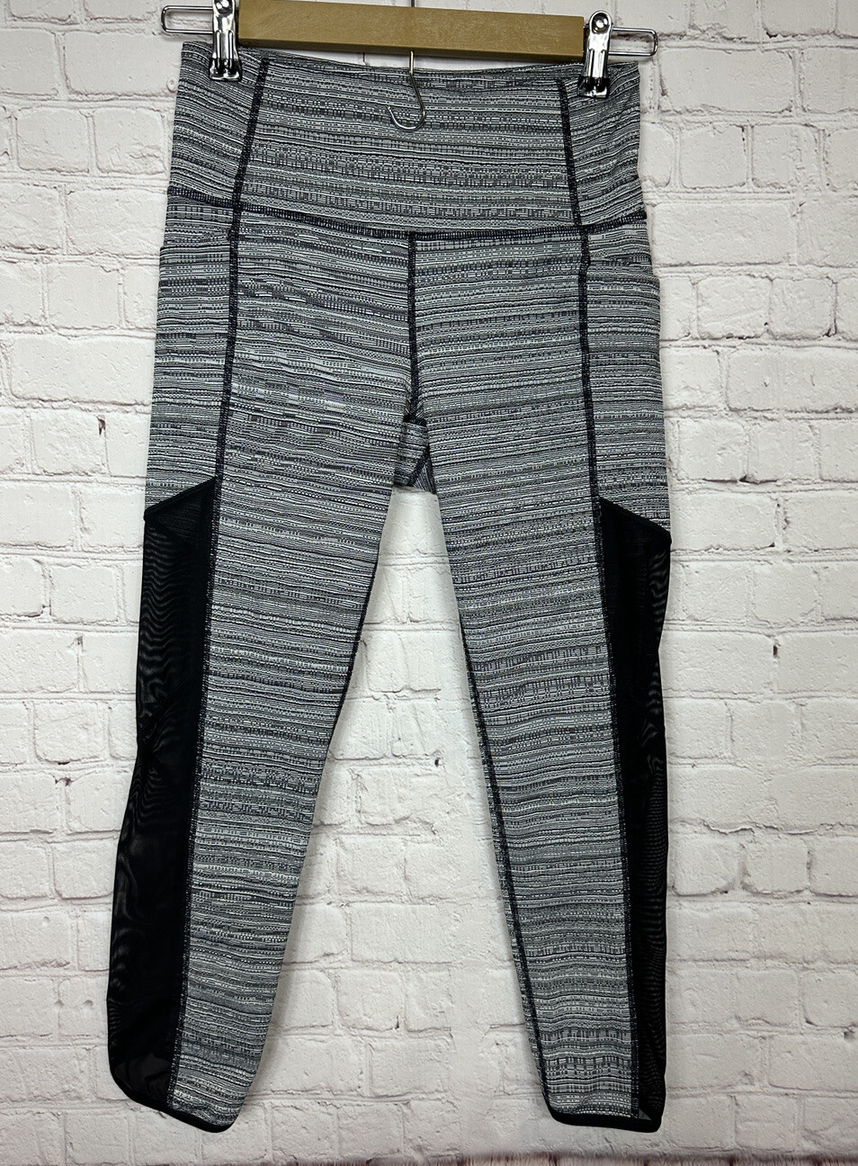 Athleta Cropped Leggings side sheer mesh mid rise poc… Gem