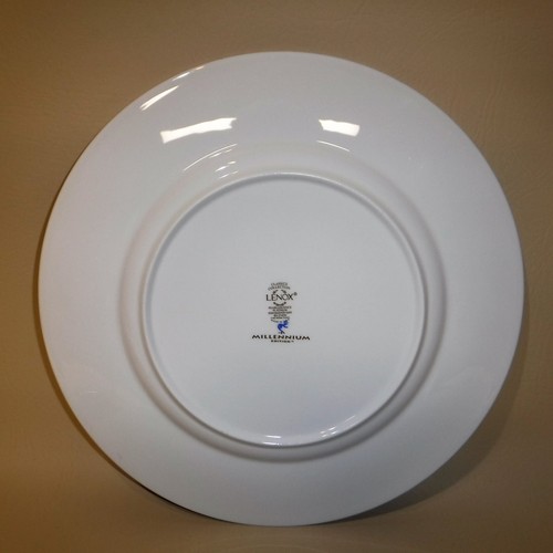 Lenox ~Classic Collection~ Pearlescence Platinum ~ 4 Millenium Dinner Plates - Picture 5 of 5