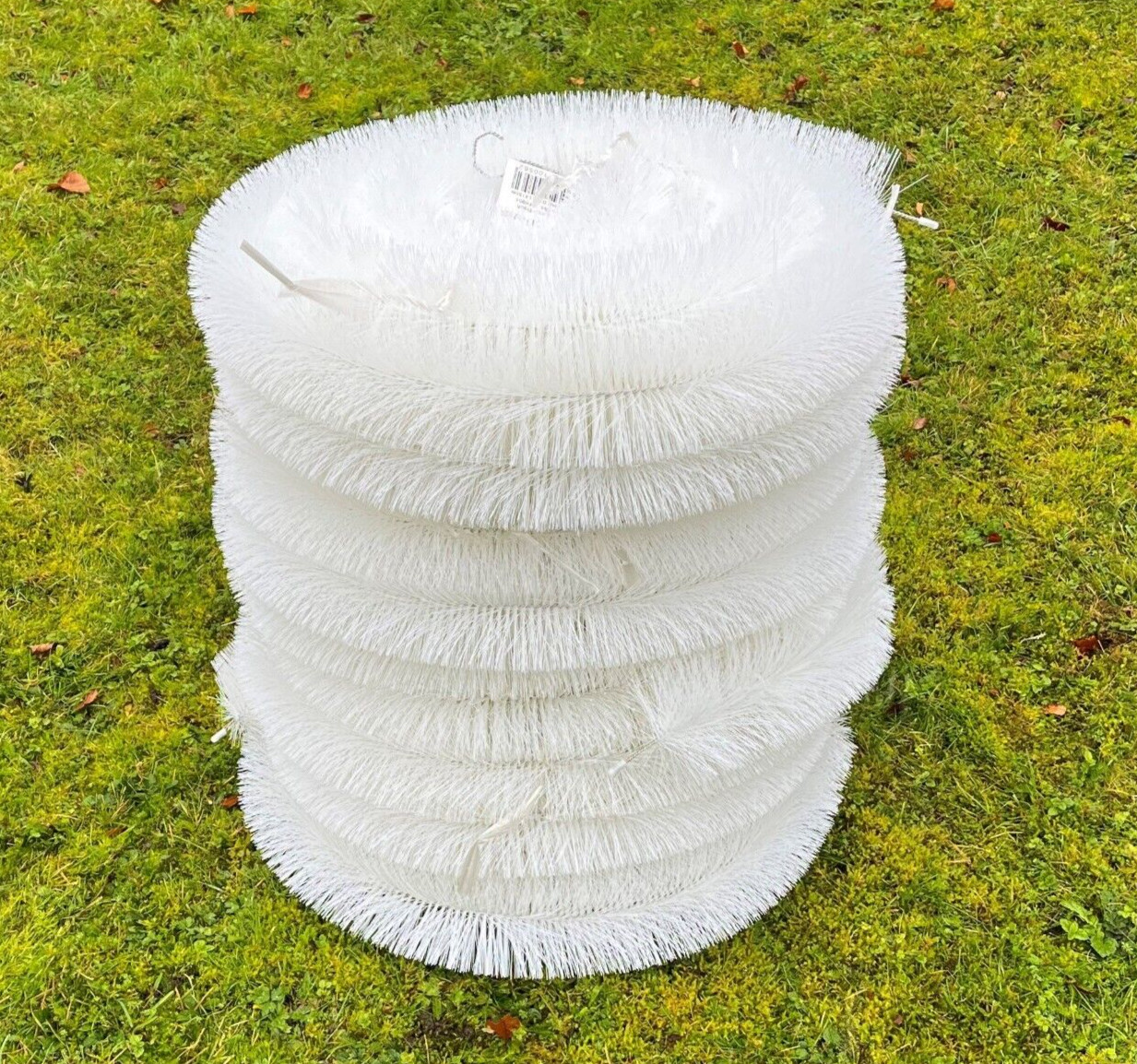 Selections Gutter Brush Guard Leaf, Moss & Debris Protection in White 4m Roll - Pack of 10 - Image 2
