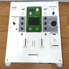 Mixer per DJ Korg KM-202 con effetti pad Korg KAOSS integrati testato dal Giappone