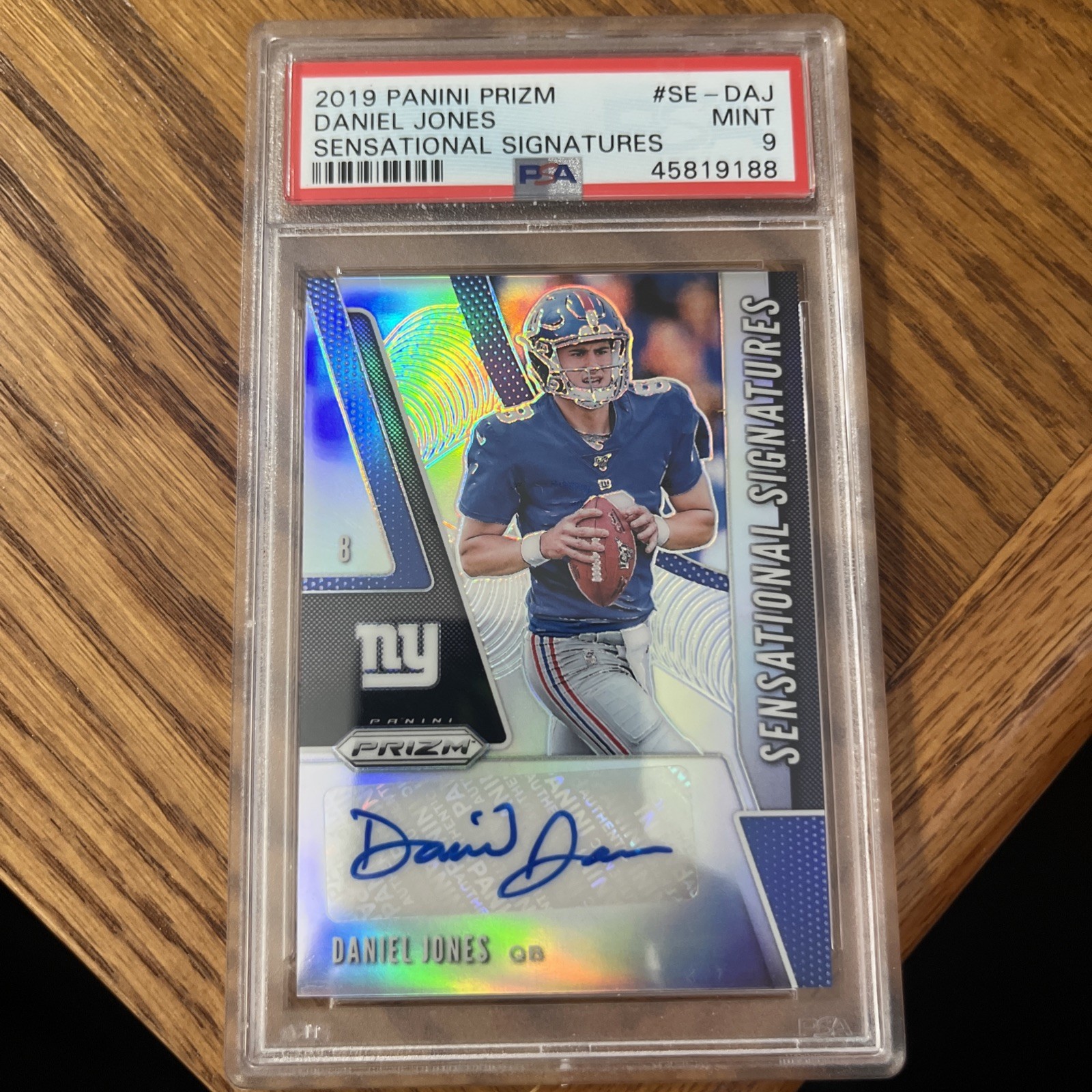 2019 Panini Prizm Daniel Jones Sensational Signatures Rookie Auto - PSA 9
