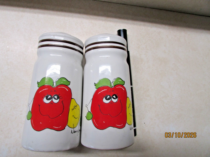 Vtg. Daekor Nancy Lynn Salt & Pepper Shakers Anthropomorphic Apple Pear  5.5"